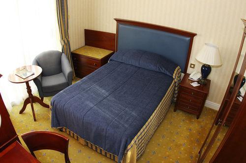 Garden View Motel 2*
