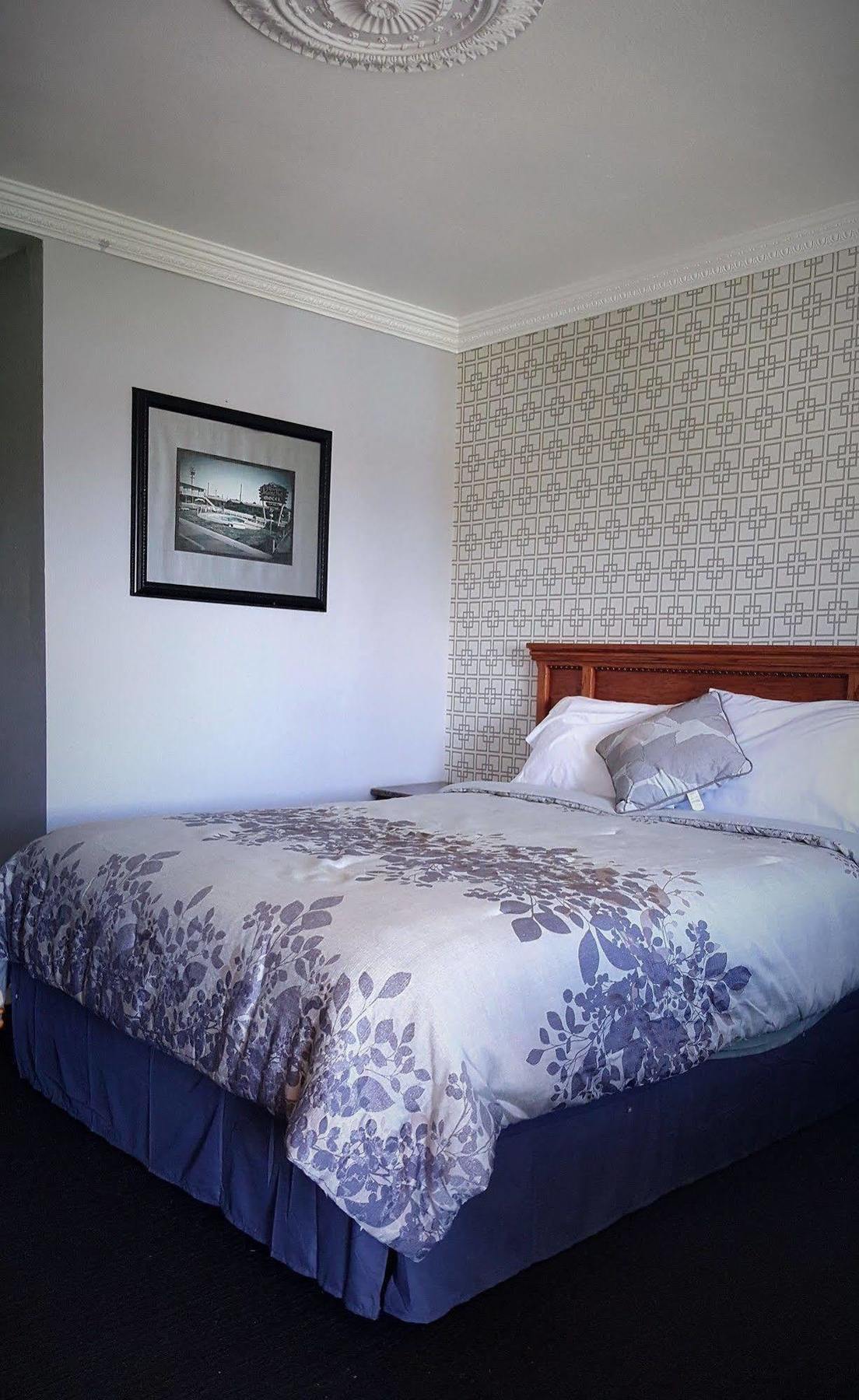 Garden View Motel 2*